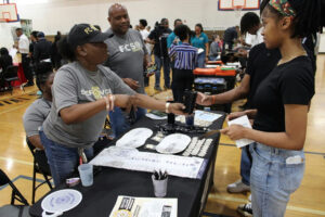 Photo by Fulton County Government on April 01, 2025. Pode ser uma imagem de 7 pessoas e texto.