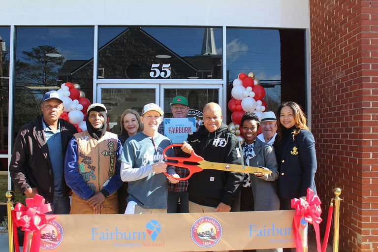Photo by City of Fairburn Ga on March 07, 2025. Potrebbe essere un'immagine raffigurante 6 persone, persone in piedi, ufficio e il seguente testo "55 DTASTE FAIRBURN 师 NE Fairburn Situated to Succeed OIO TAREAN 1854 Fairbur Situated".