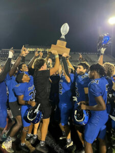 Photo by Fulton County Schools on September 04, 2025. May be an image of 6 people, scoreboard and text that says 'GLADIAT P 21 KHry 3a GT'.