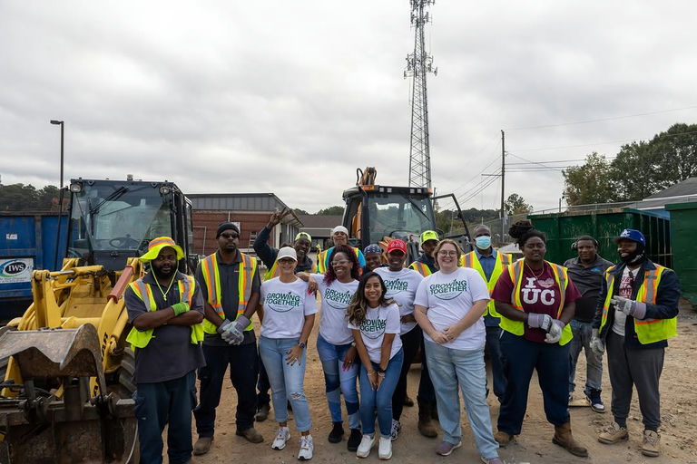 Photo by Union City, GA on November 24, 2025. May be an image of ‎standing and ‎text that says '‎開間 2 GROWING 聖物 GROWING OGETHER TOGLI 港 ه‎'‎‎.